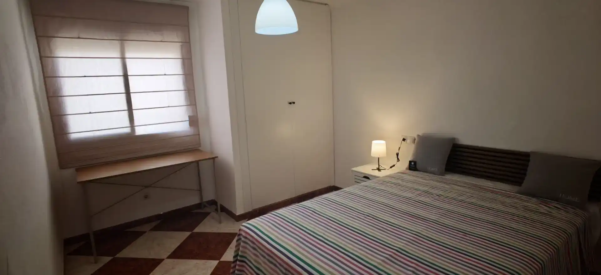 Dormitori de Pis de lloguer en Málaga amb Moblat, Forn i Rentadora