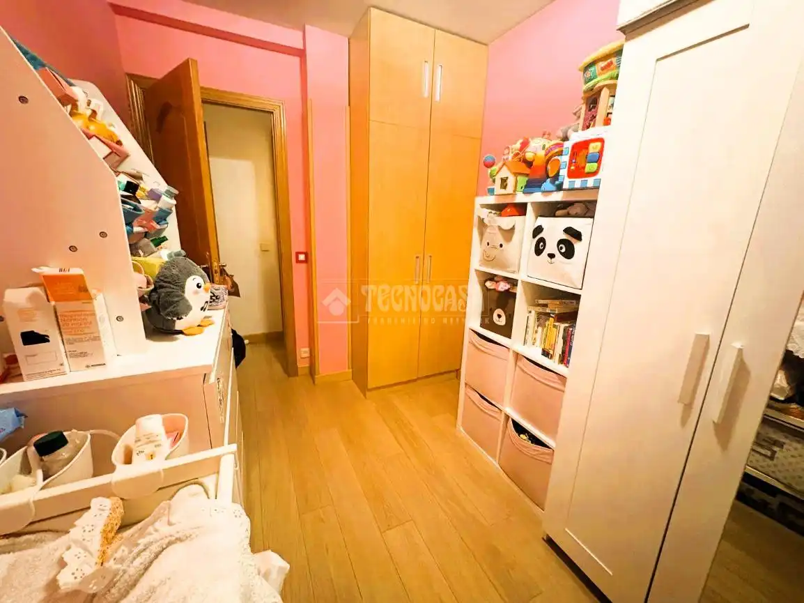 Wohnung zum Verkauf in Sur - PAU 4