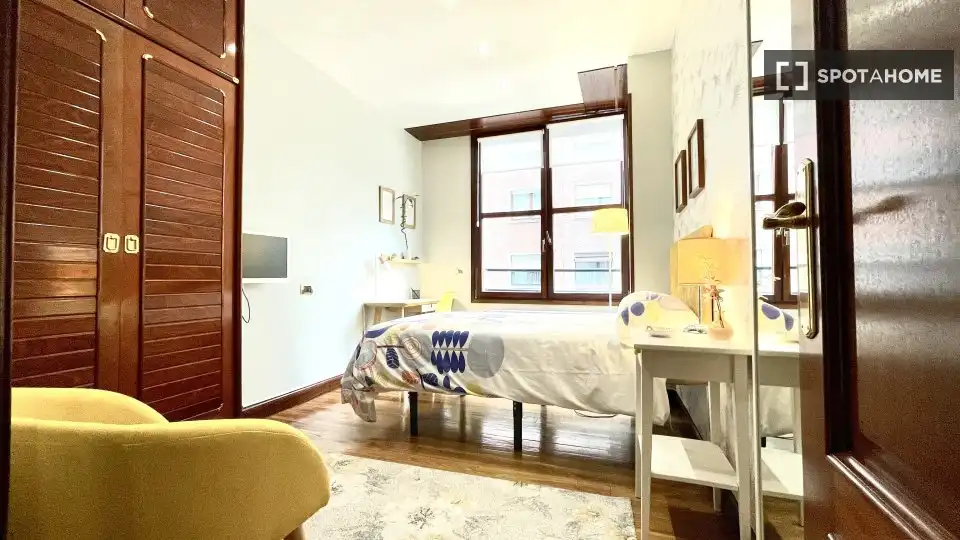 Room in Abandoibarra - Guggenheim