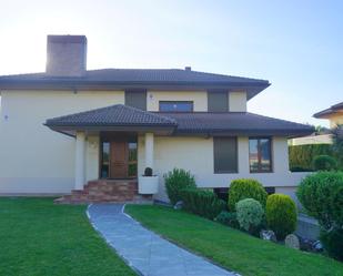Exterior view of House or chalet for sale in Vitoria - Gasteiz  with Heating, Private garden and Storage room