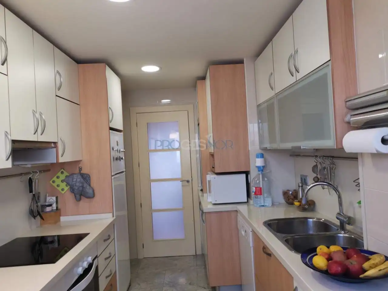 Cocina de Piso en venta en León Capital  con Calefacción, Trastero y Balcón