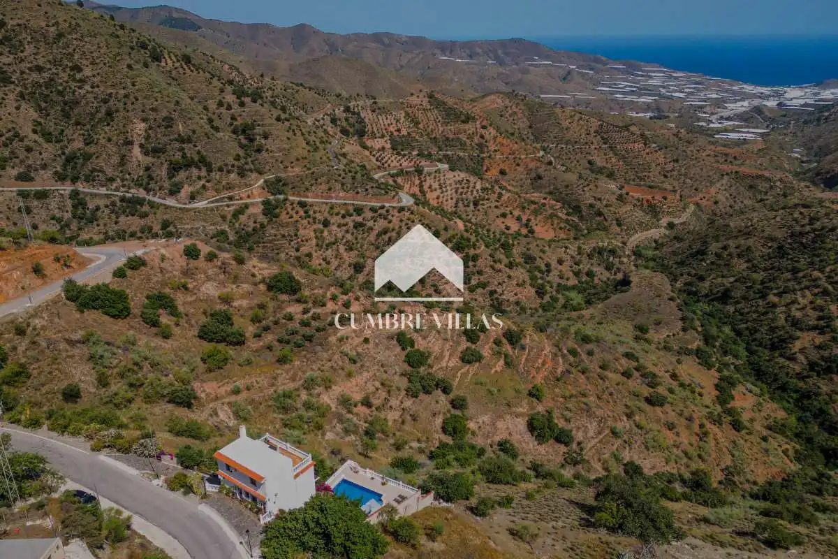 Vista exterior de Casa o xalet en venda en Lújar amb Jardí privat, Terrassa i Internet