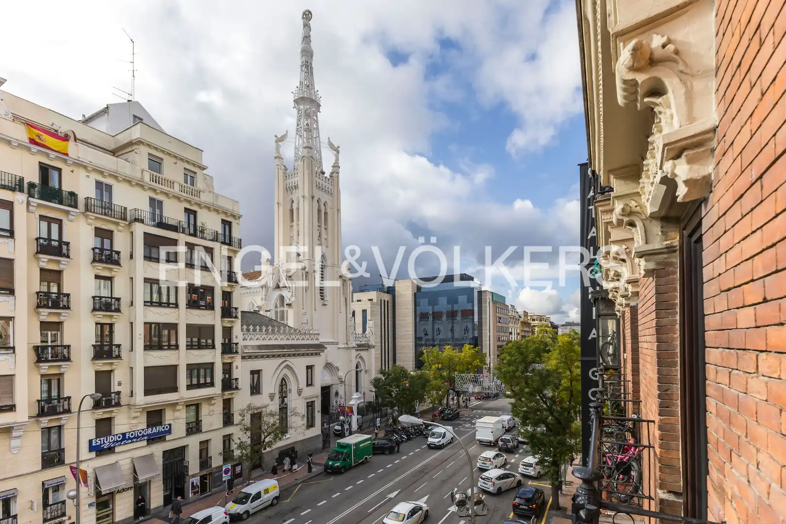 Exterior view of Flat for sale in Madrid  with Air Conditioner, Heating and Parquet flooring