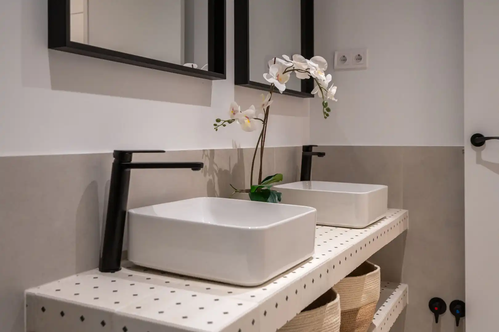 Bathroom of Flat for rent in Madrid  with Heating, Furnished and Oven