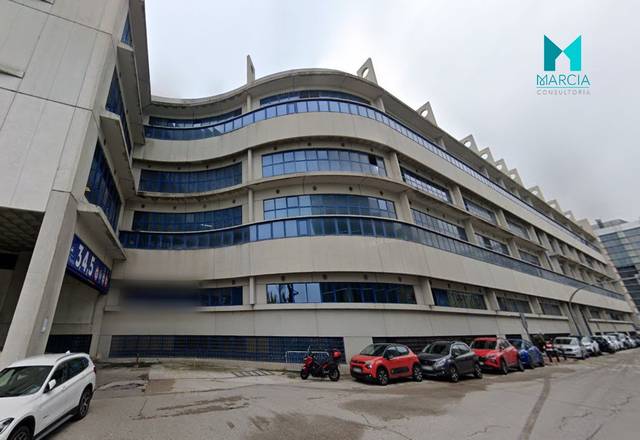 Nave industrial en Venta en Valdebebas - Valdefuentes