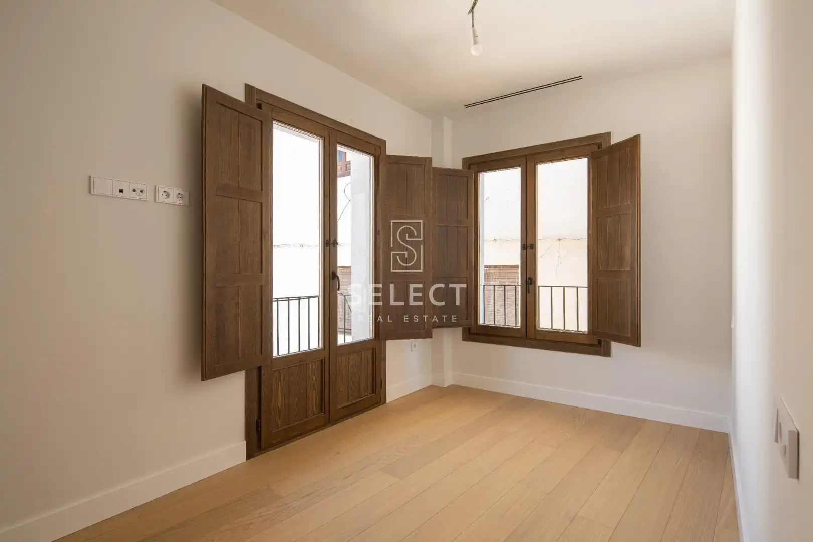 Habitación de Apartamento en venta en Granada con Aire acondicionado, Terraza y Piscina