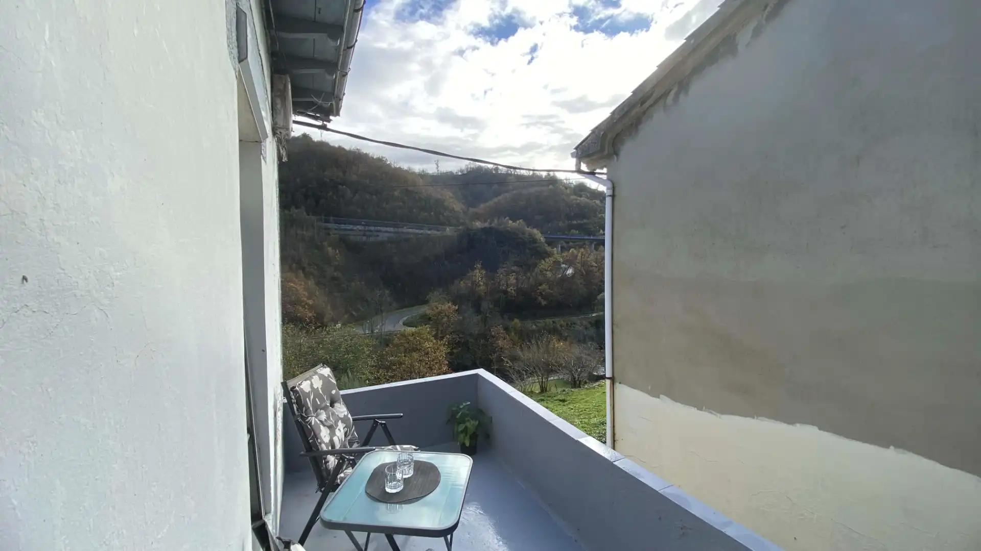 Terrasse von Einfamilien-Reihenhaus zum Verkauf in San Martín del Rey Aurelio mit Privatgarten, Terrasse und Möbliert