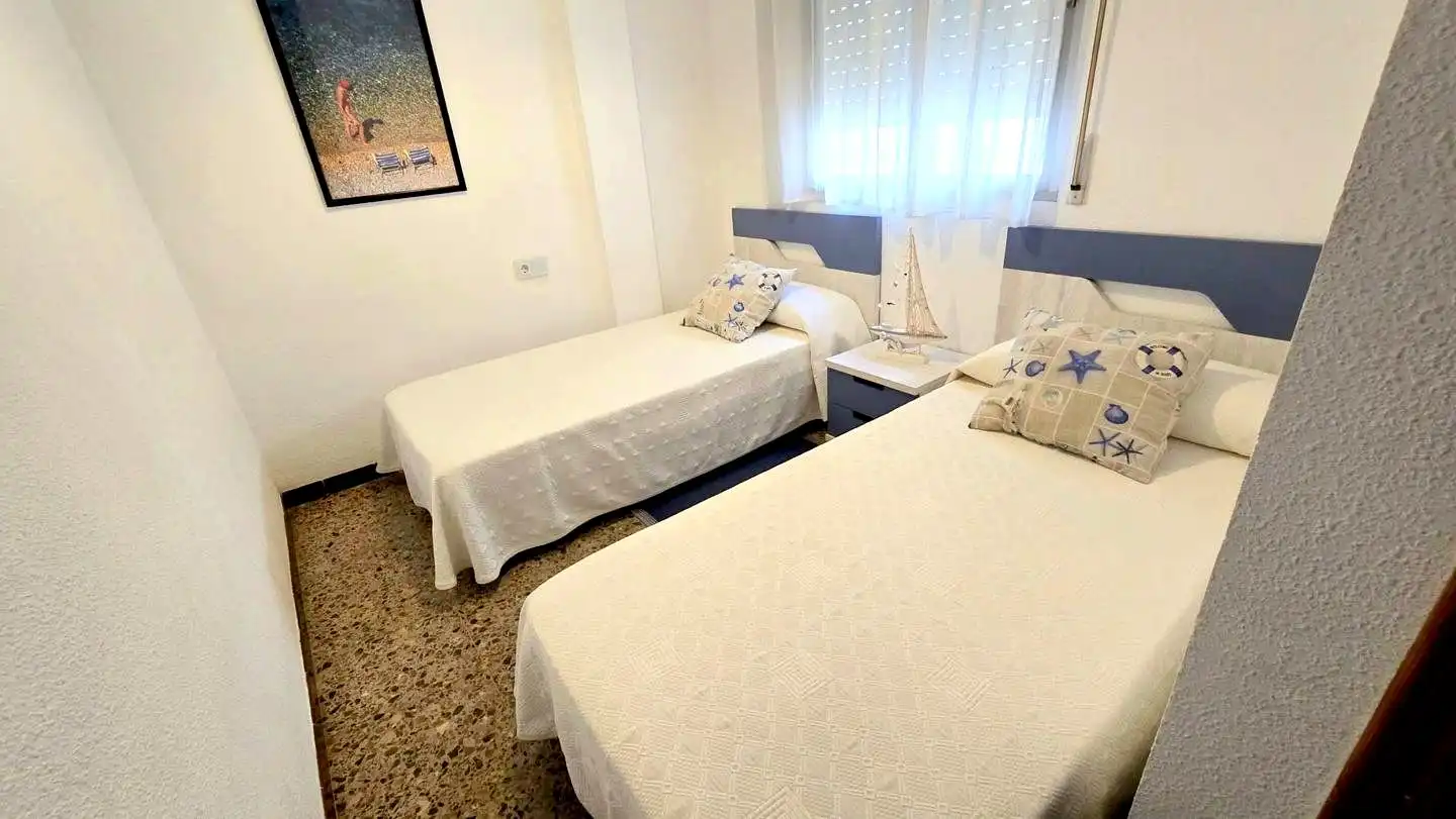 Bedroom of Flat for rent in Gandia
