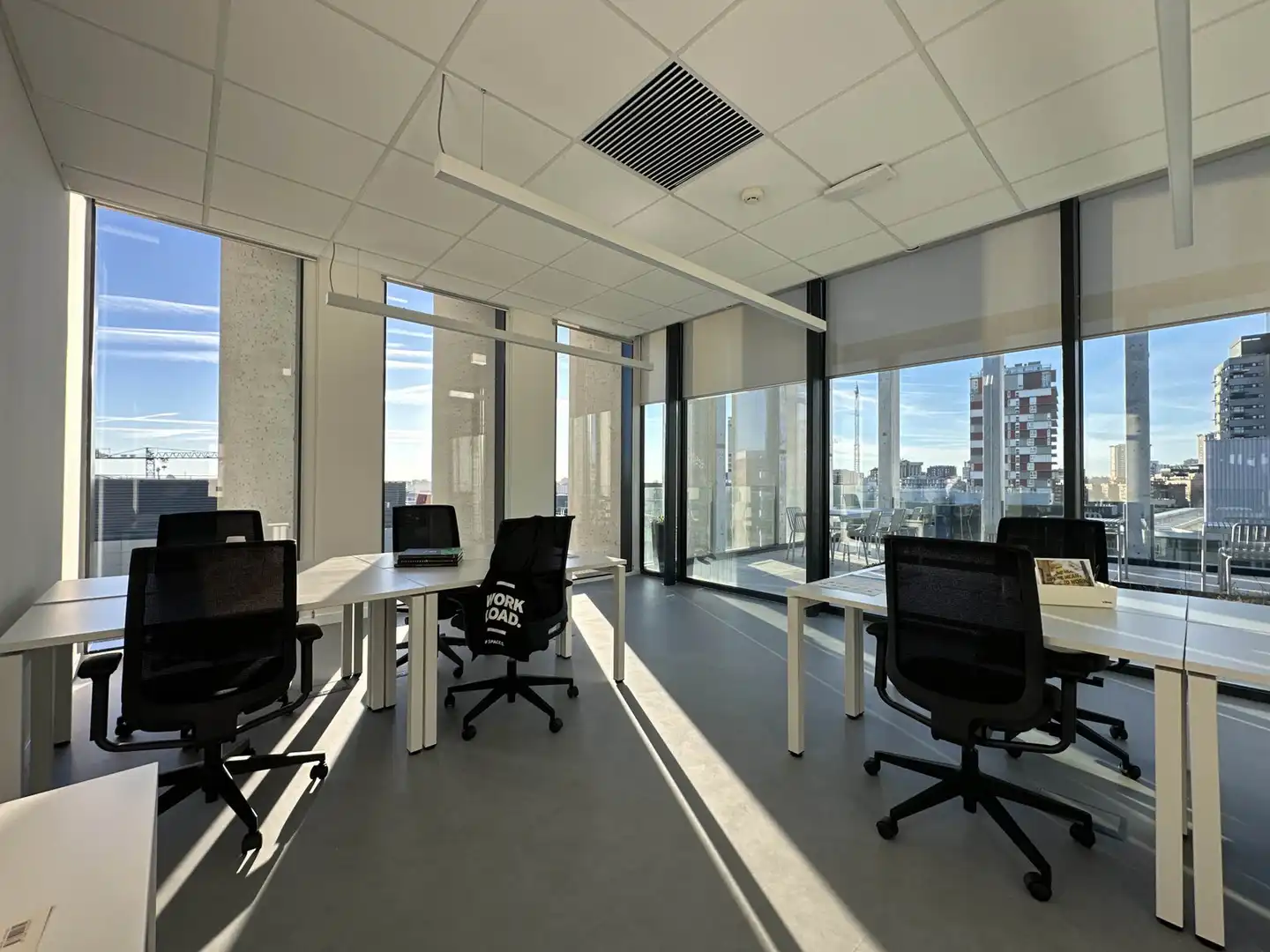 Büro zur Miete in Madrid mit Klimaanlage, Heizung und Möbliert