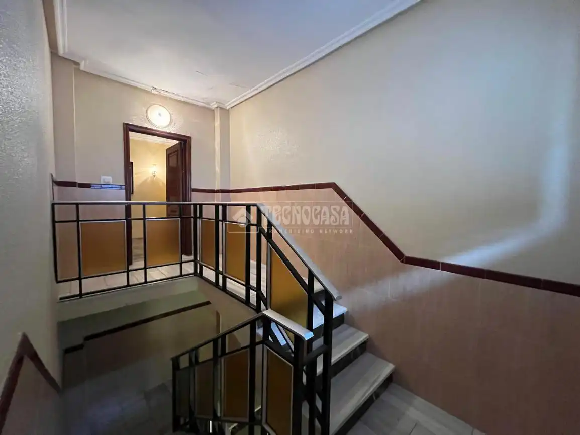 Casa adosada en venta en Linares con Aire acondicionado, Terraza y Balcón