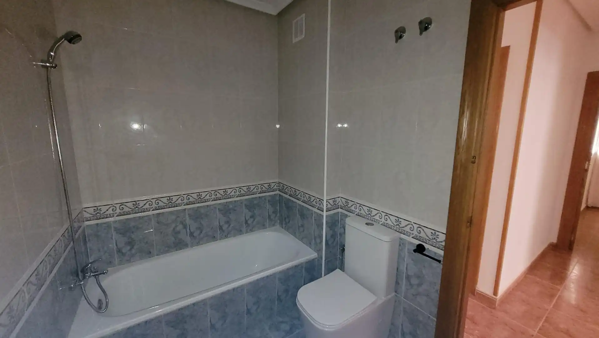 Badezimmer von Wohnung zum Verkauf in Abarán mit Klimaanlage, Terrasse und Möbliert