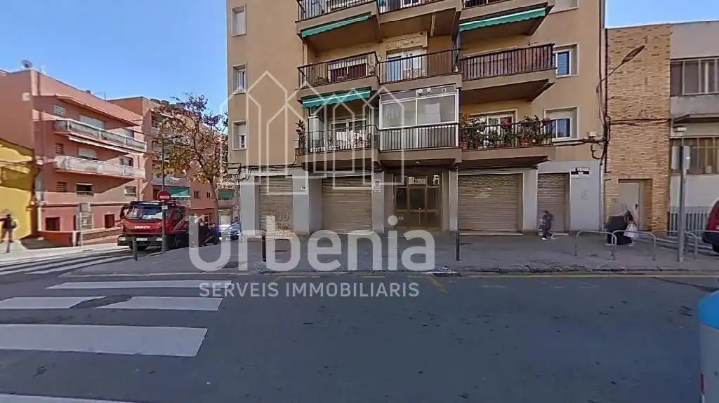 Piso en venta en C/ Garrotxa, Cerdanyola Nord