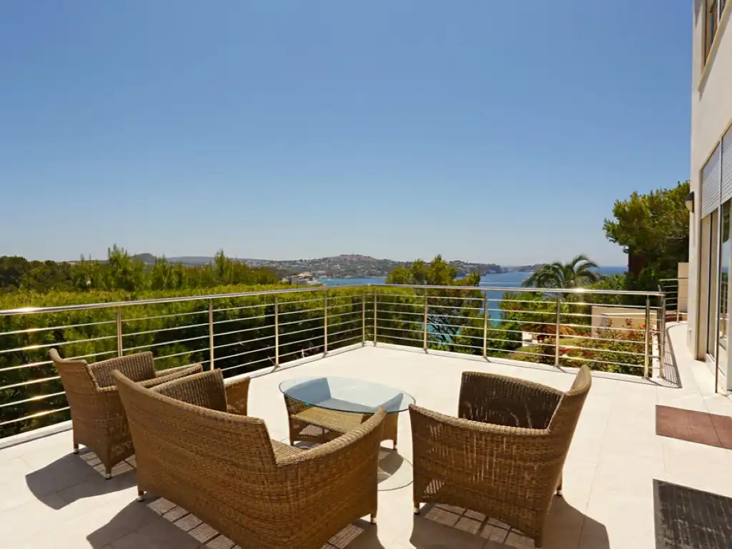 Casa amb terrassa en venda a Costa de la Calma