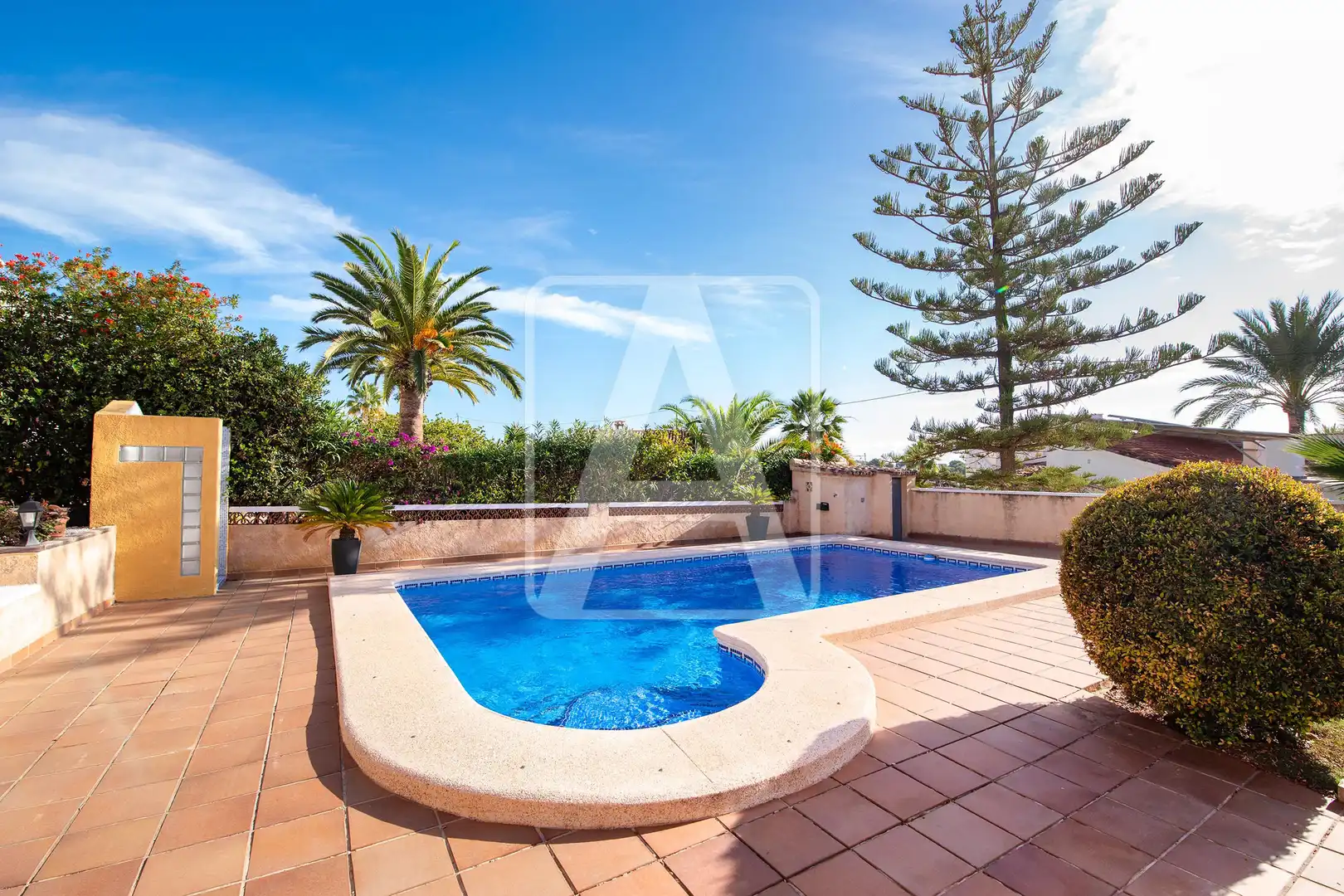 Vista exterior de Casa o xalet en venda en Calpe / Calp amb Aire condicionat, Calefacció i Jardí privat