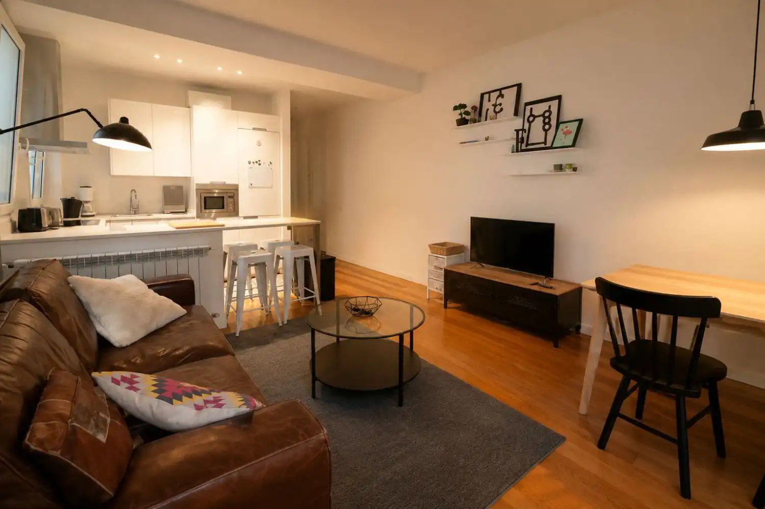 Sala de estar de Piso de alquiler en Vitoria - Gasteiz con Calefacción, Parquet y Amueblado