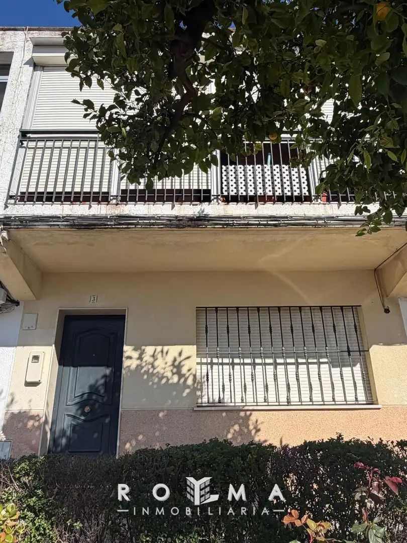 Vista exterior de Dúplex en venta en Dos Hermanas