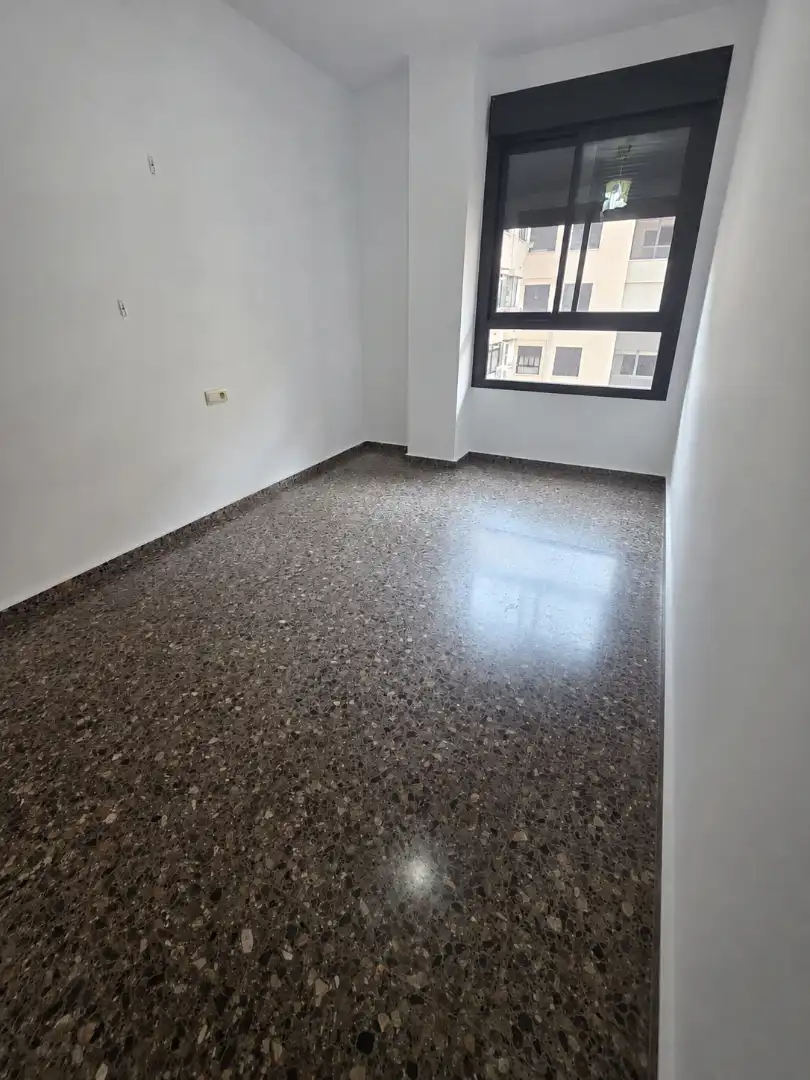 Vista exterior de Piso en venta en Valencia con Aire acondicionado, Calefacción y Parquet