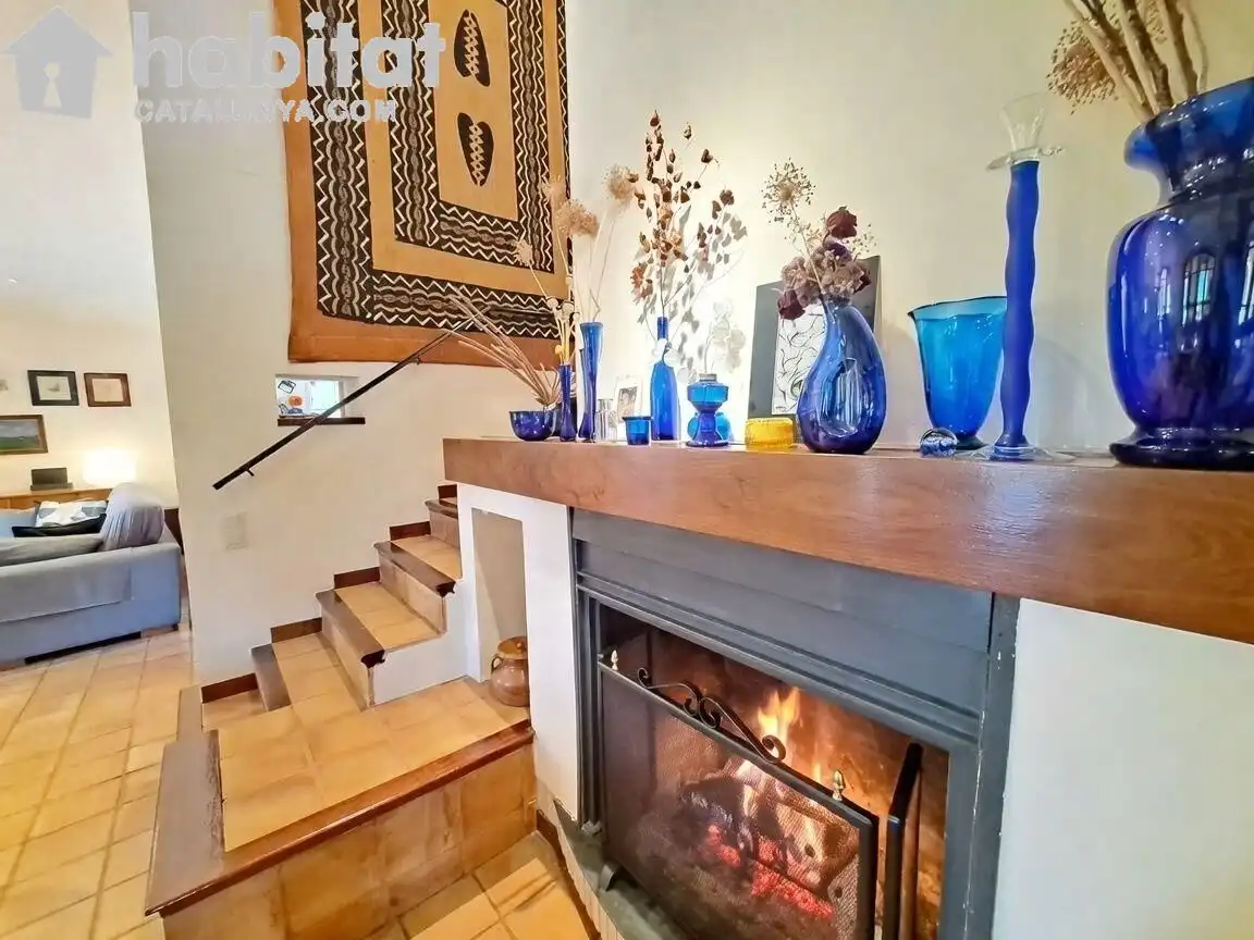 Sala de estar de Casa o chalet en venta en Sant Esteve Sesrovires con Aire acondicionado, Calefacción y Jardín privado