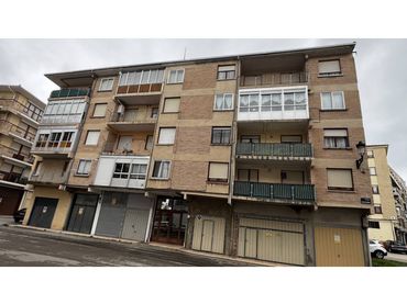 Appartamento con balcone in vendita a Calle PLAZA SAN ISIDRO 4