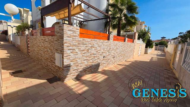 Casa adosada en Venta en Calle Abedul en Cañada del Molino
