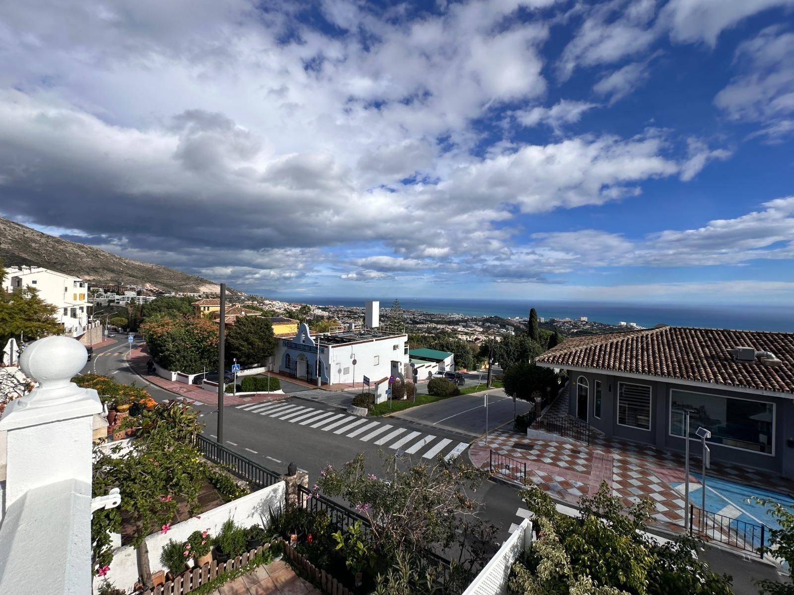Exterior view of House or chalet for sale in Benalmádena  with Air Conditioner, Terrace and Balcony