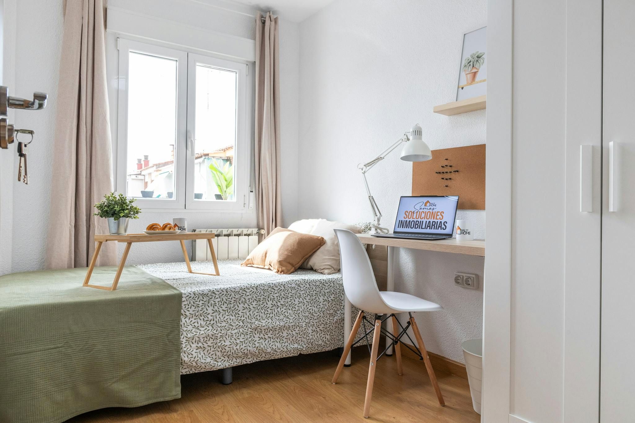 Bedroom of Flat to share in  Madrid Capital  with Heating, Furnished and Washing machine