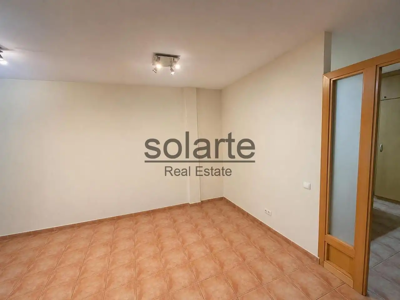 Schlafzimmer von Erdgeschoss zum Verkauf in L'Hospitalet de Llobregat mit Klimaanlage