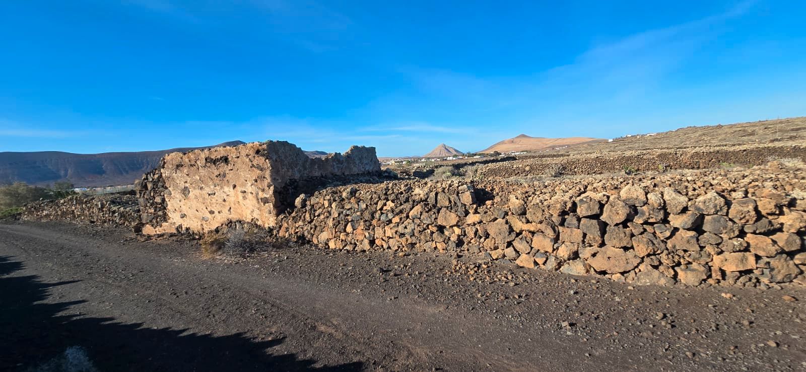 Exterior view of Land for sale in La Oliva