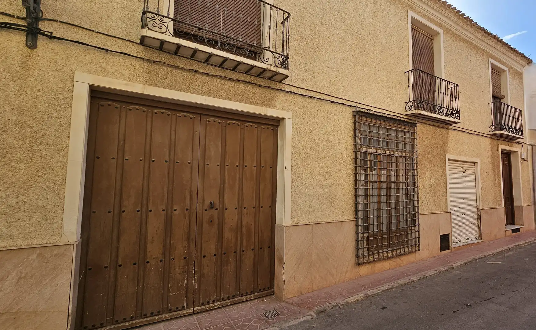 Vista exterior de Casa adosada en venta en Totana con Jardín privado, Terraza y Trastero