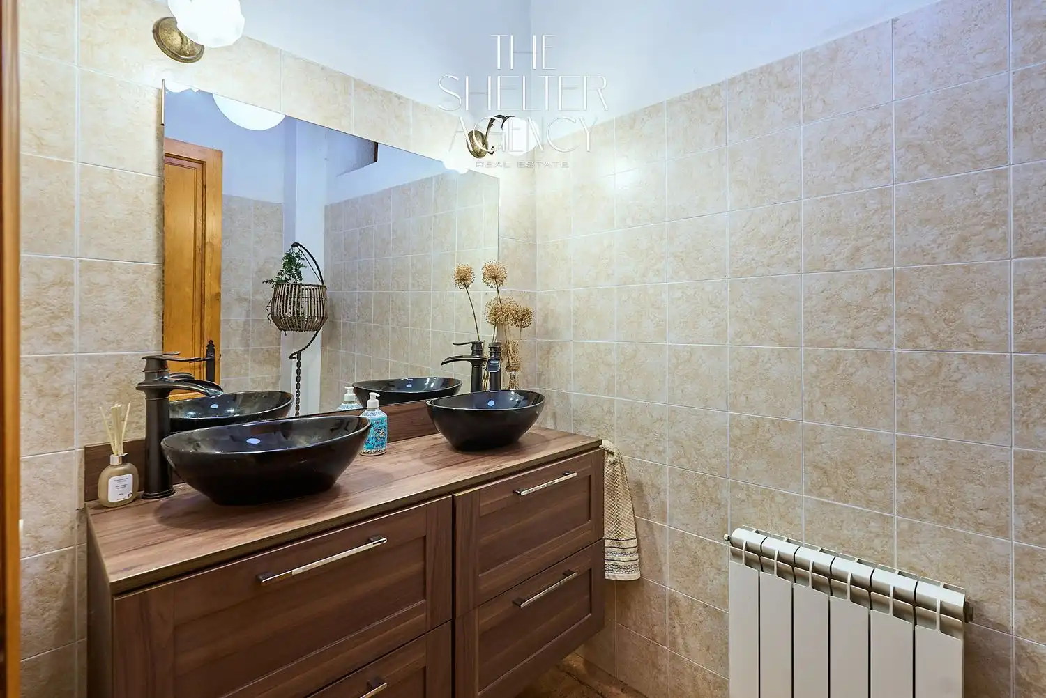Baño de Finca rústica en venta en Sant Pere de Ribes con Aire acondicionado, Jardín privado y Piscina comunitaria