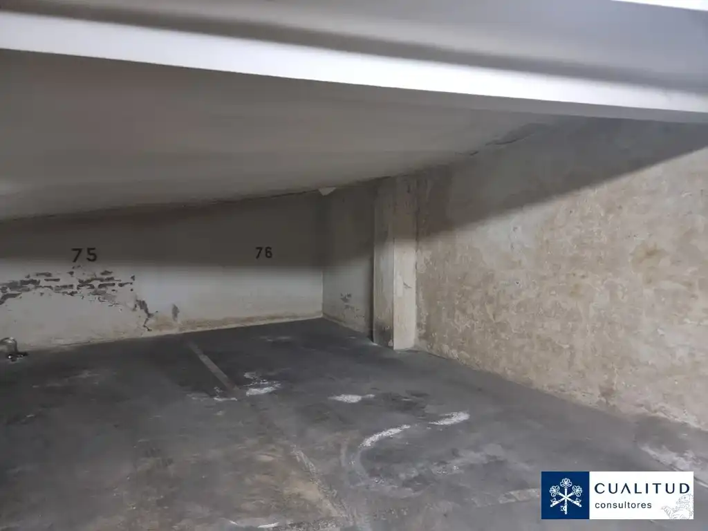 Parking de Piso en venta en Castellón de la Plana / Castelló de la Plana con Balcón