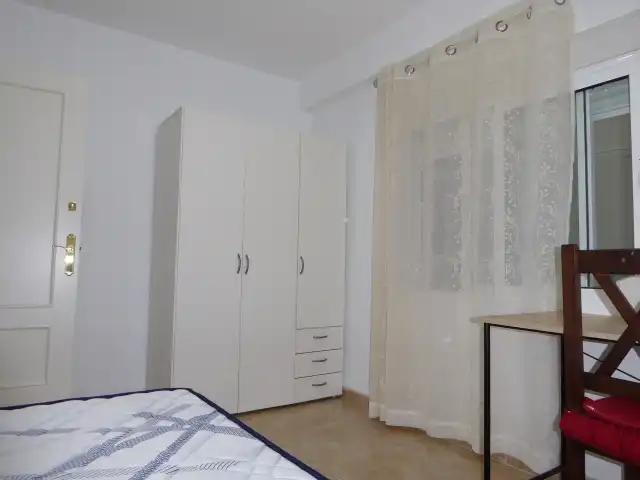 Habitación de Piso de alquiler en Málaga con Aire acondicionado, Terraza y Amueblado