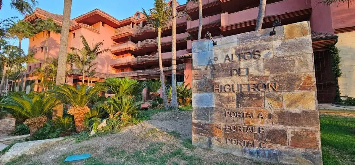 Vista exterior de Piso en venta en Benalmádena con Aire acondicionado, Terraza y Piscina