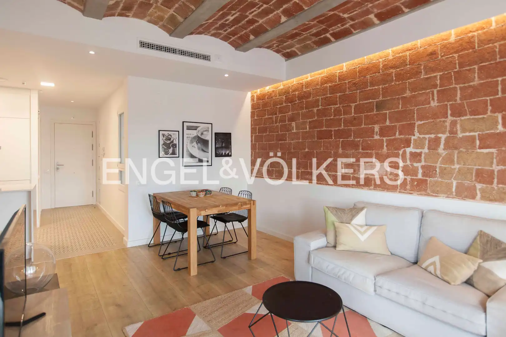 Sala d'estar de Pis en venda en Barcelona amb Aire condicionat, Calefacció i Parquet