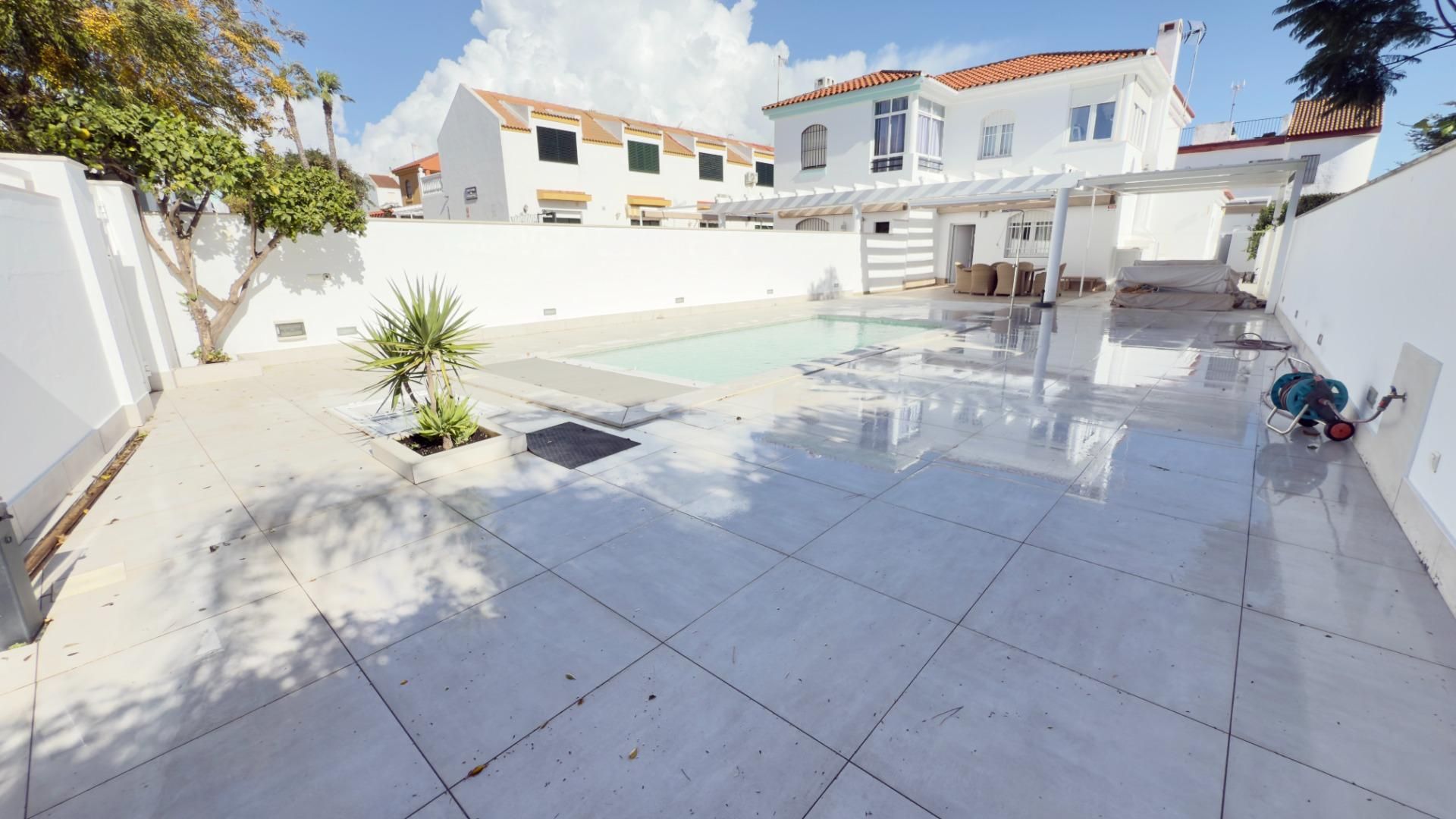 Piscina de Casa adosada en venda en Islantilla amb Aire condicionat, Traster i Piscina