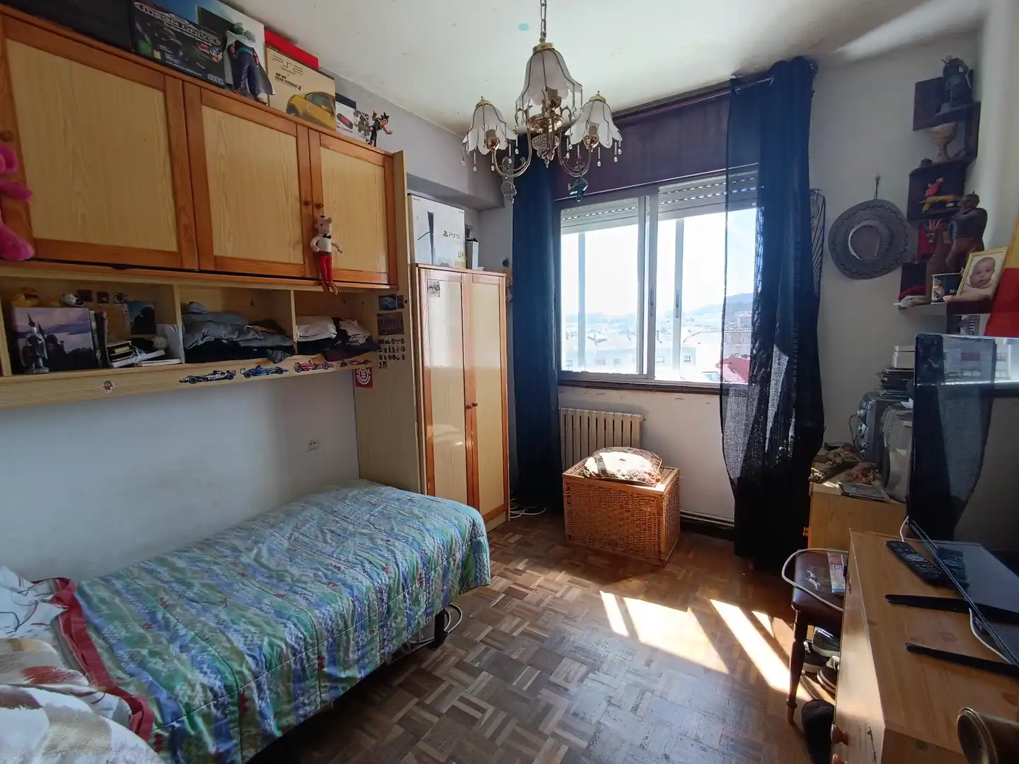 Schlafzimmer von Wohnung zum Verkauf in Pontevedra Capital  mit Heizung und Parkett