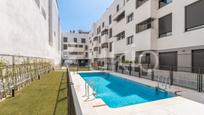 Swimming pool of Apartment to rent in  Madrid Capital  with Air Conditioner, Terrace and Balcony