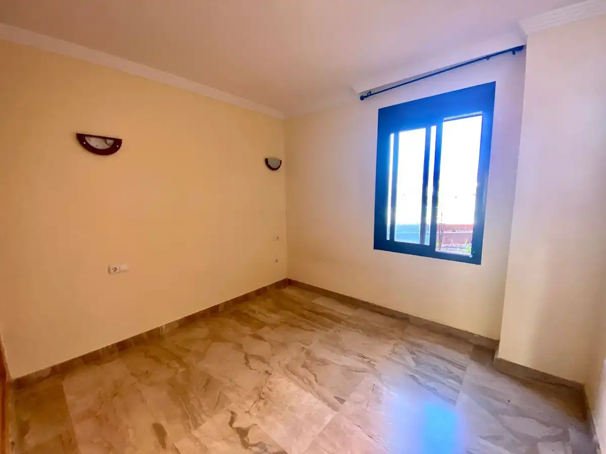 Dormitori de Apartament en venda en Estepona amb Terrassa, Traster i Moblat