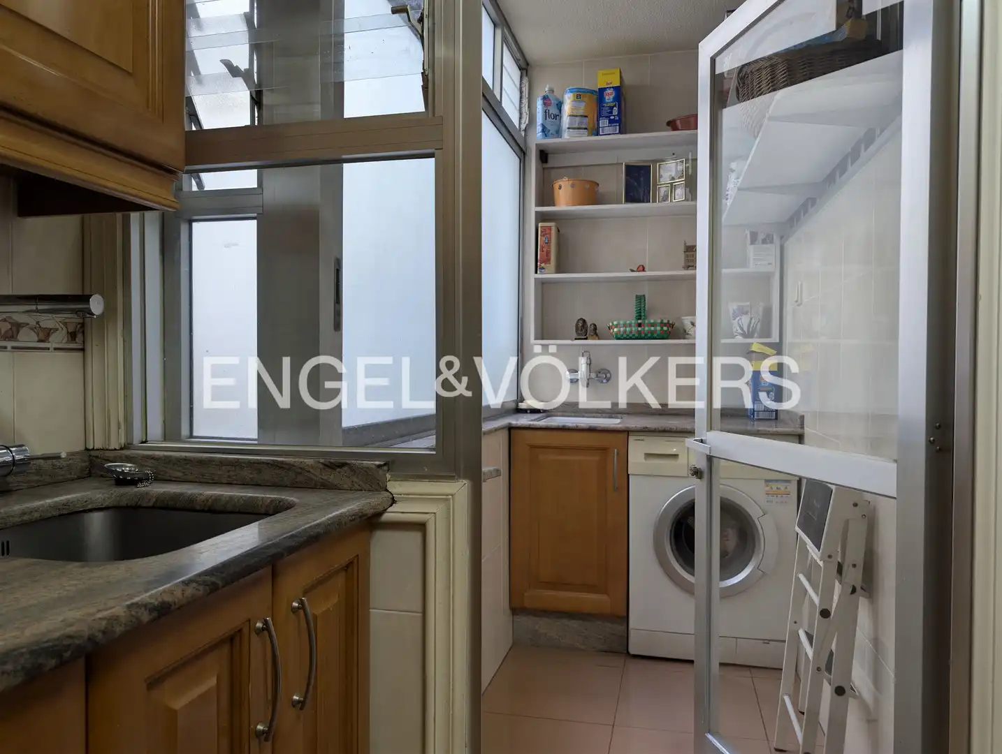 Cocina de Piso de alquiler en Vigo  con Calefacción