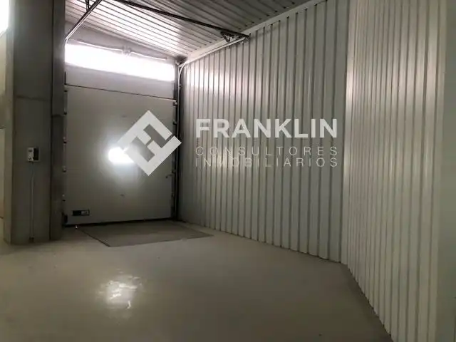 Parkplatz von Fabrikhallen zur Miete in Celrà