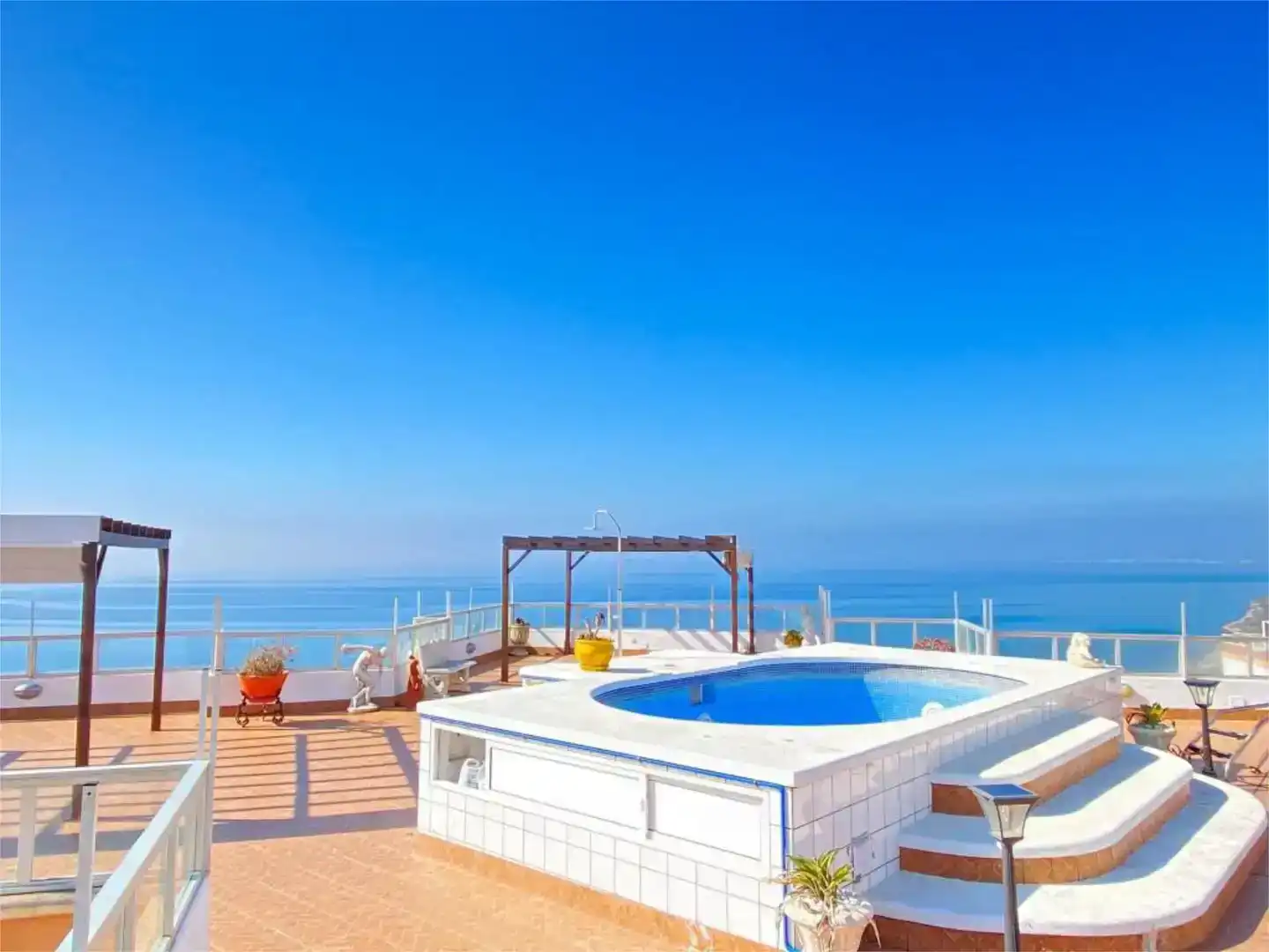Terrasse von Dachboden zum Verkauf in Torrox mit Klimaanlage und Schwimmbad