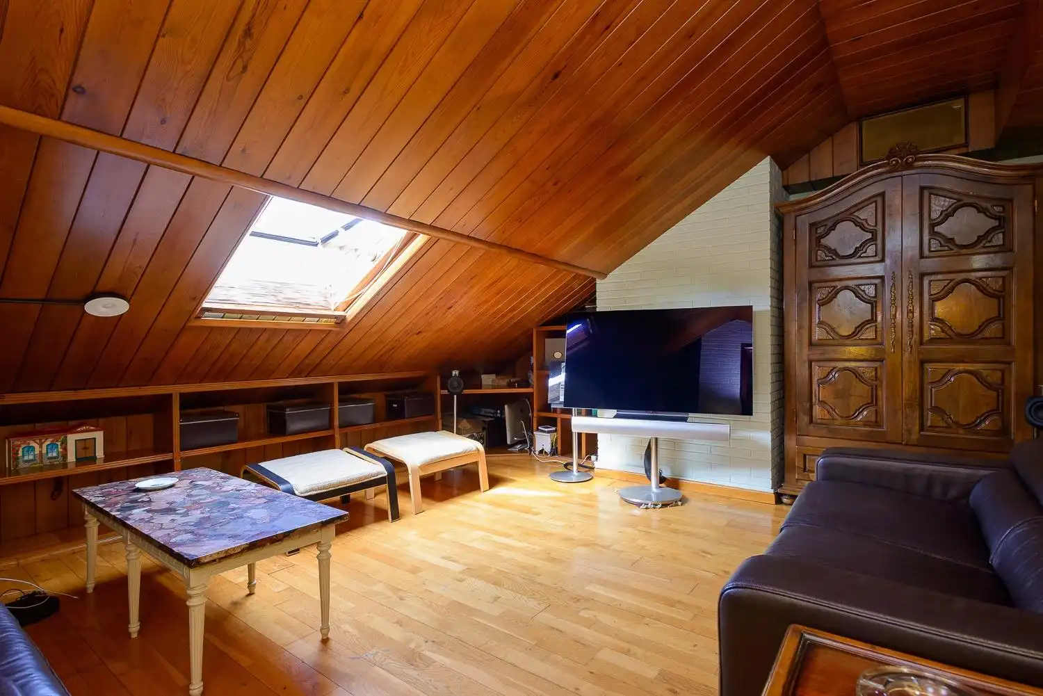Sala d'estar de Àtic en venda en Oviedo  amb Calefacció, Terrassa i Traster