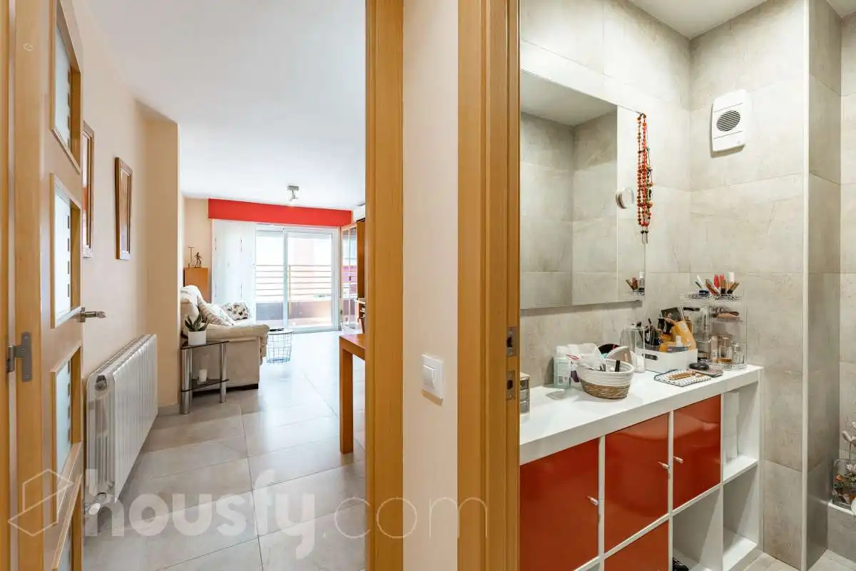 Piso en venta en Sant Boi de Llobregat con Calefacción, Amueblado y Balcón