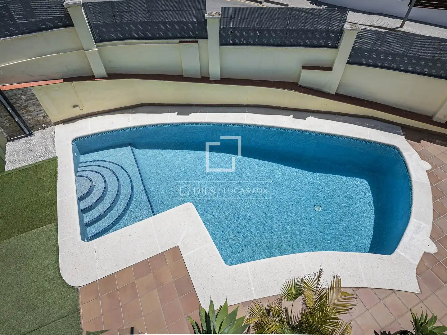 Piscina de Casa o xalet en venda en Castelldefels amb Aire condicionat, Calefacció i Jardí privat