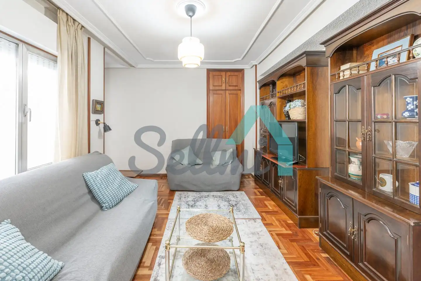 Living room of Flat for share in Oviedo   with Heating, Parquet flooring and Terrace