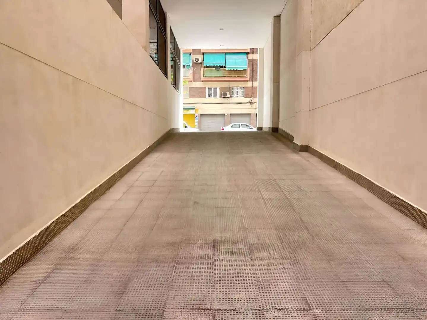 Vista exterior de Piso en venta en Alicante / Alacant con Aire acondicionado, Calefacción y Trastero