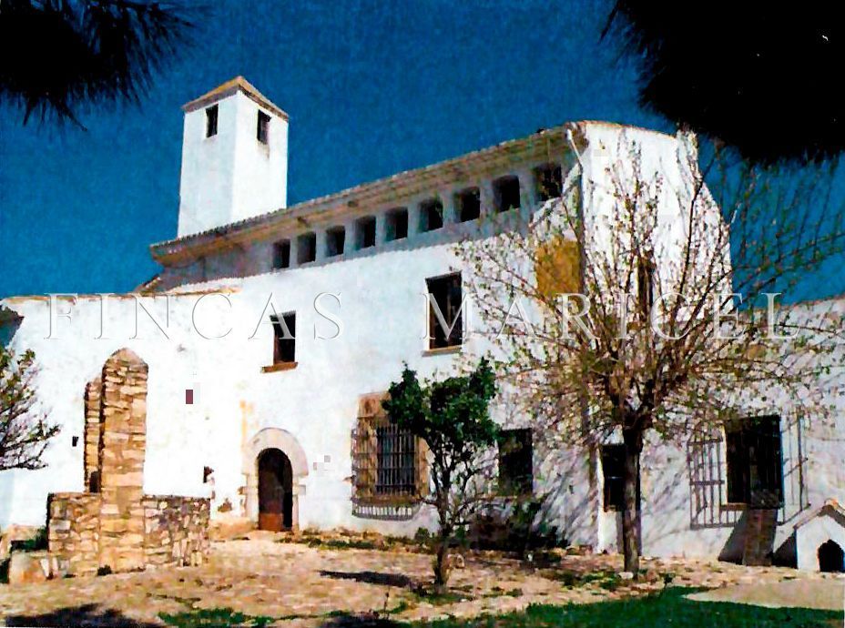 Vista exterior de Finca rústica en venda en Vilanova i la Geltrú