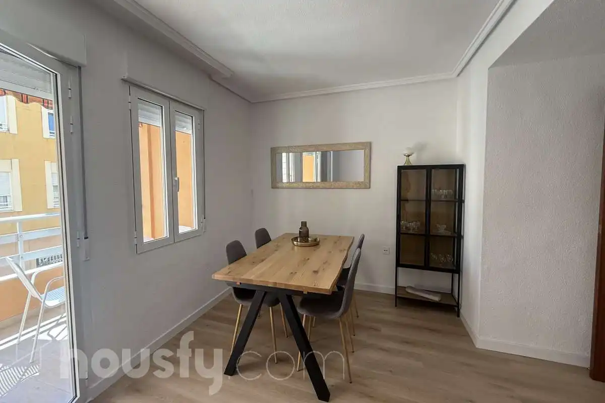 Esszimmer von Wohnung zur Miete in Torrevieja mit Parkett, Terrasse und Möbliert