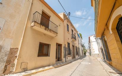 Vista exterior de Casa o xalet en venda en Caldes d'Estrac amb Terrassa