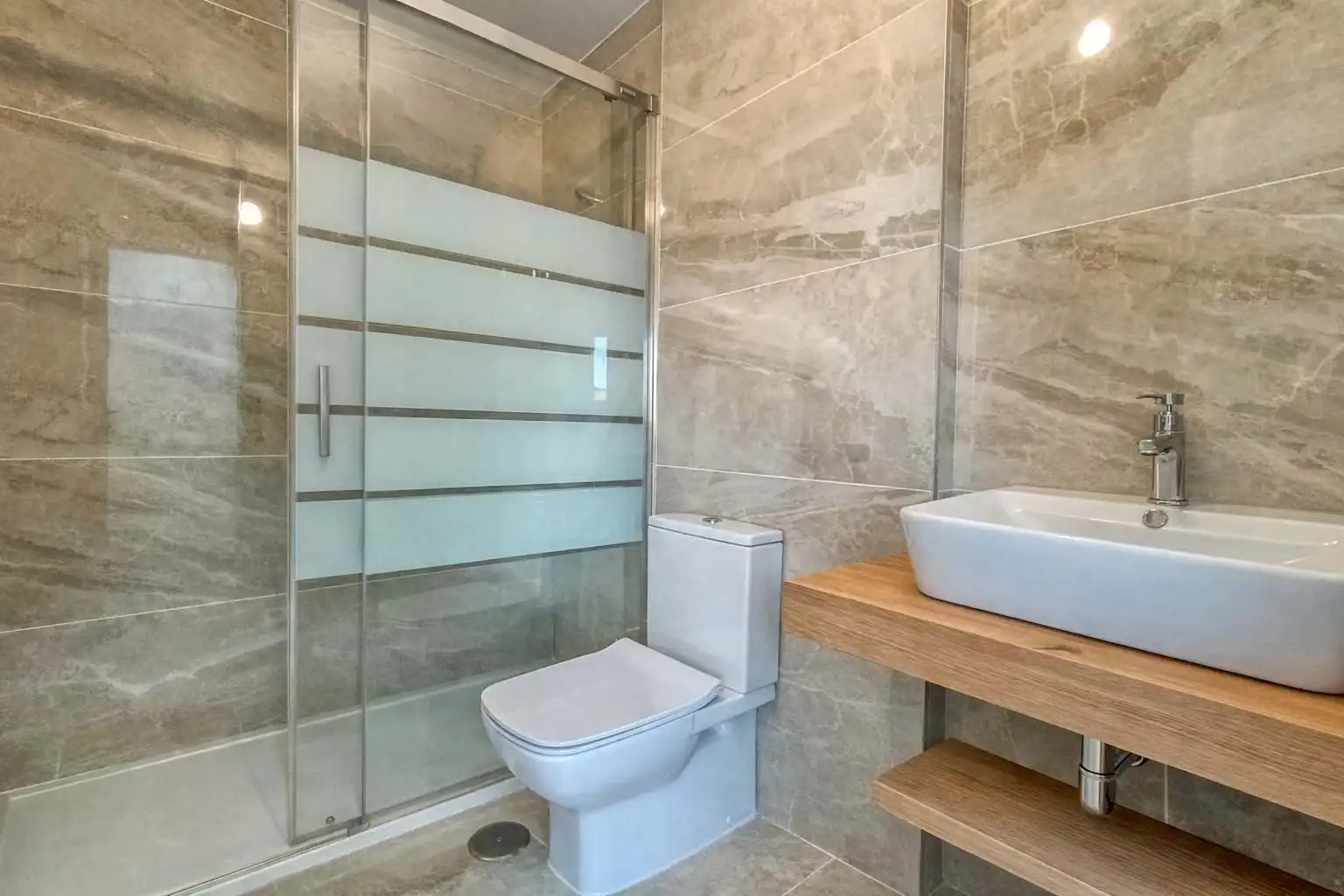 Baño de Casa adosada en venta en Mutxamel con Aire acondicionado, Calefacción y Terraza